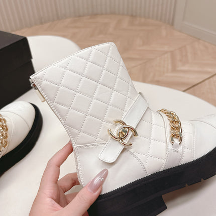 CHANEL ANKLE BOOTS 25S IN WHITE LAMBSKIN WITH GOLD HARDWARE