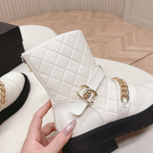 CHANEL ANKLE BOOTS 25S IN WHITE LAMBSKIN WITH GOLD HARDWARE