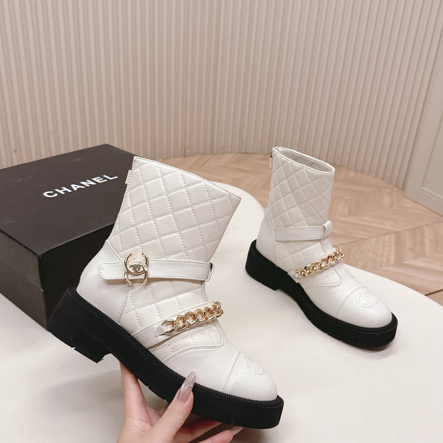 CHANEL ANKLE BOOTS 25S IN WHITE LAMBSKIN WITH GOLD HARDWARE
