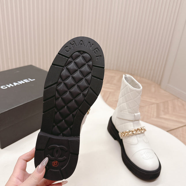 CHANEL ANKLE BOOTS 25S IN WHITE LAMBSKIN WITH GOLD HARDWARE