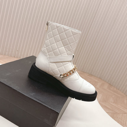 CHANEL ANKLE BOOTS 25S IN WHITE LAMBSKIN WITH GOLD HARDWARE
