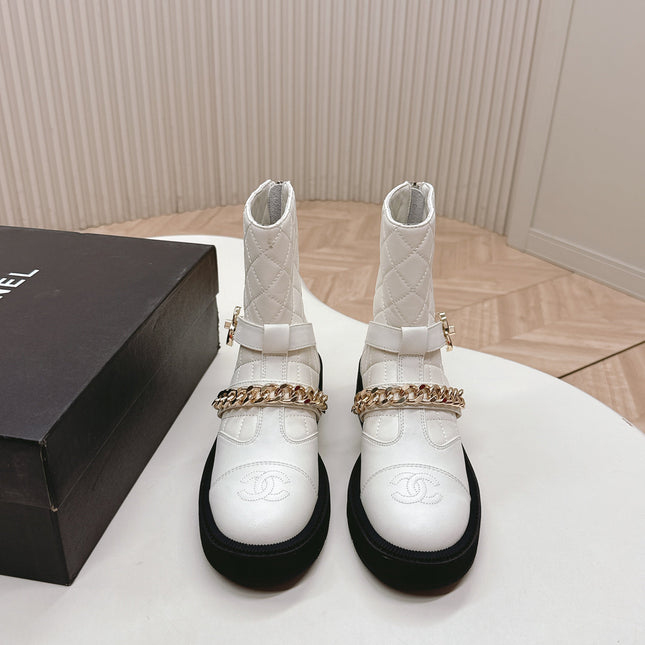 CHANEL ANKLE BOOTS 25S IN WHITE LAMBSKIN WITH GOLD HARDWARE