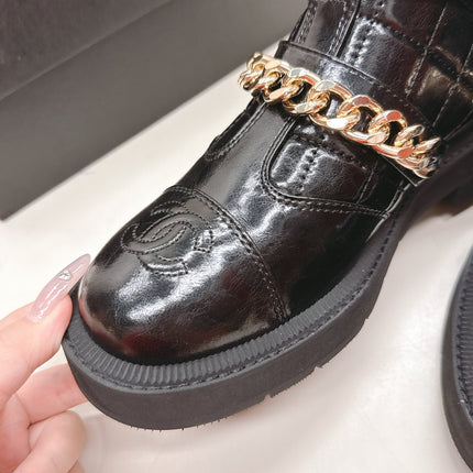 CHANEL ANKLE BOOTS 25S IN BLACK SHINY LAMBSKIN WITH GOLD HARDWARE