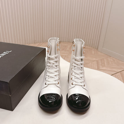 CHANEL ANKLE BOOTS 25S IN WHITE MIX BLACK LAMBSKIN WITH ZIPPER