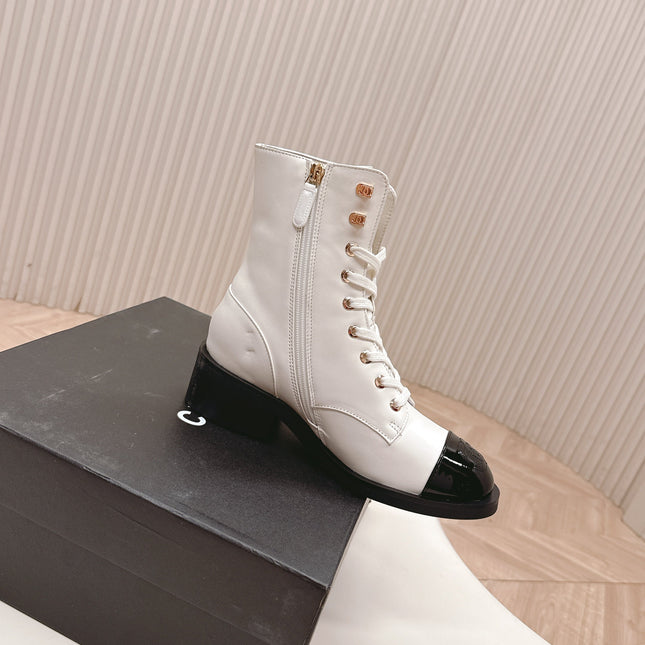 CHANEL ANKLE BOOTS 25S IN WHITE MIX BLACK LAMBSKIN WITH ZIPPER