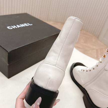 CHANEL ANKLE BOOTS 25S IN WHITE MIX BLACK LAMBSKIN WITH ZIPPER