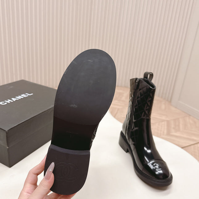 CHANEL ANKLE BOOTS 25S IN BLACK GLOSSY LAMBSKIN WITH GOLD HARDWARE