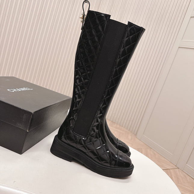 CHANEL KNEE-HIGH BOOTS 25S IN BLACK GLOSSY LAMBSKIN