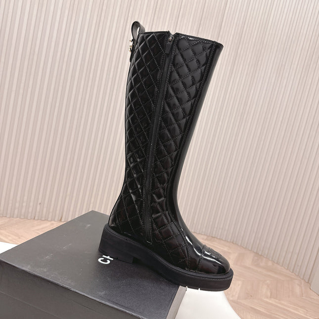 CHANEL KNEE-HIGH BOOTS 25S IN BLACK GLOSSY LAMBSKIN