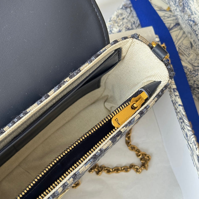DIOR 25S MEDIUM SADDLE POUCH WITH CHAIN 21 IN BLUE DIOR OBLIQUE JACQUARD CANVAS