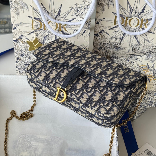 DIOR 25S MEDIUM SADDLE POUCH WITH CHAIN 21 IN BLUE DIOR OBLIQUE JACQUARD CANVAS