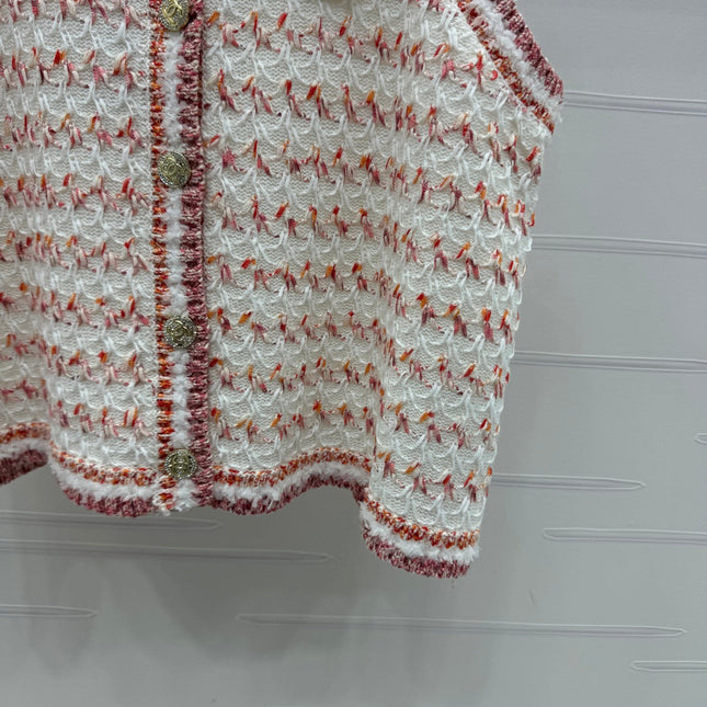 CHANEL 25S ROUND NECK KNITTED VEST WITH PEARL TAG 264029