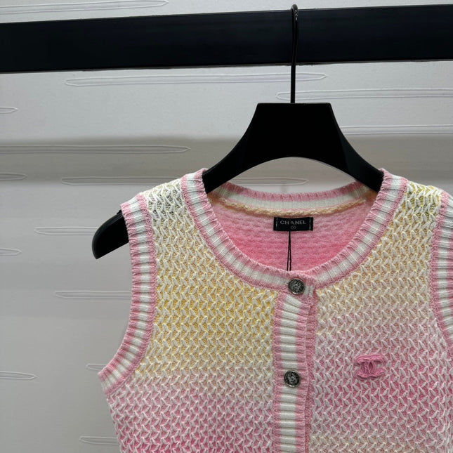CHANEL KNITTED BUTTONED SLEEVELESS VEST 274921