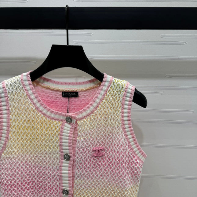 CHANEL KNITTED BUTTONED SLEEVELESS VEST 274921
