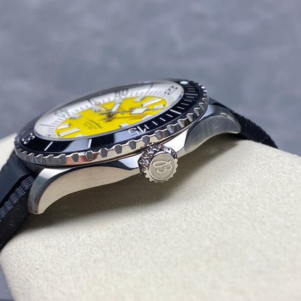SUPEROCEAN AUTOMATIC 44 YELLOW AND WHITE DIAL BLACK RUBBER STRAP