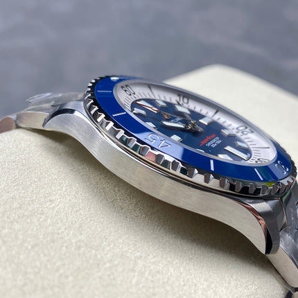 SUPEROCEAN AUTOMATIC 44 STEEL CASE BLUE AND WHITE DIAL