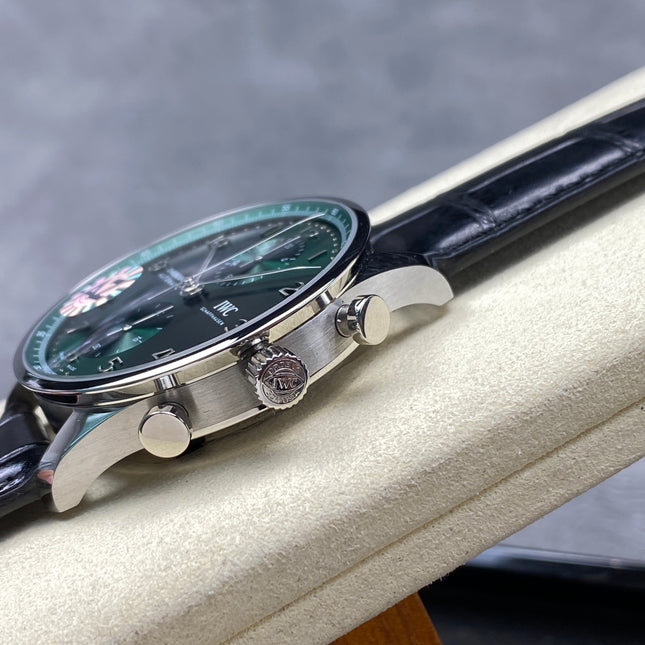 PORTUGIESER AUTOMATIC 40 MM WATCH SILVER CASE WITH BLACK LEATHER STRAP AND GREEN FOREST DIAL
