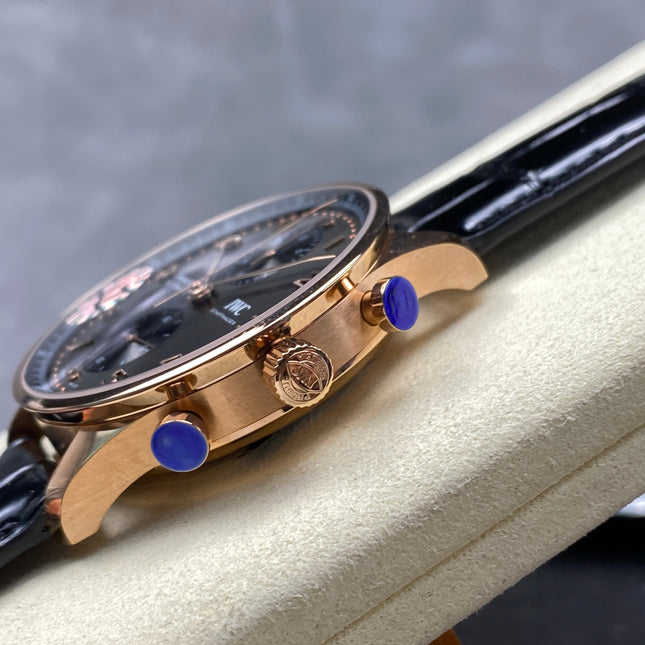 PORTUGIESER AUTOMATIC 40 MM WATCH ROSE GOLD CASE WITH BLACK LEATHER STRAP AND DIAL