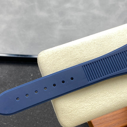 NAUTILUS STEEL ATTACHED DIAMOND BEZEL BLUE RUBBER STRAP