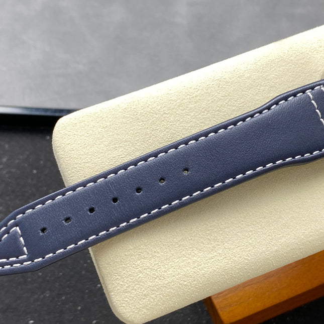 PILOT'S WATCH MARK XX STAINLESS STEEL CASE WITH NAVY BLUE LEATHER TRAP AND DIAL
