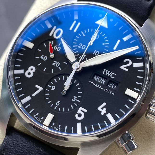 PILOT'S WATCH MARK XX STAINLESS STEEL CASE WITH BLACK LEATHER TRAP AND DIAL