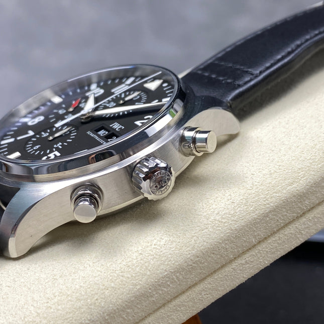 PILOT'S WATCH MARK XX STAINLESS STEEL CASE WITH BLACK LEATHER TRAP AND DIAL