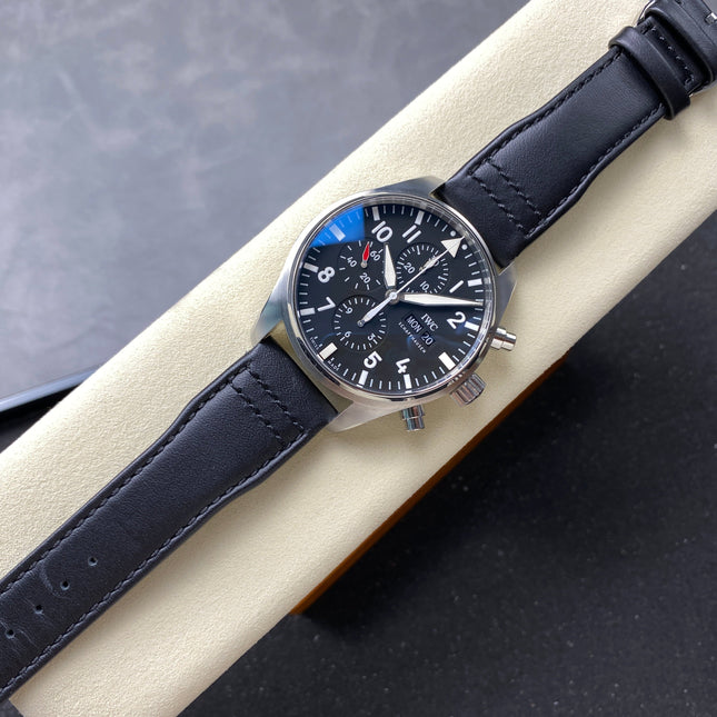 PILOT'S WATCH MARK XX STAINLESS STEEL CASE WITH BLACK LEATHER TRAP AND DIAL
