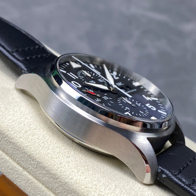 PILOT'S WATCH MARK XX STAINLESS STEEL CASE WITH BLACK LEATHER TRAP AND DIAL
