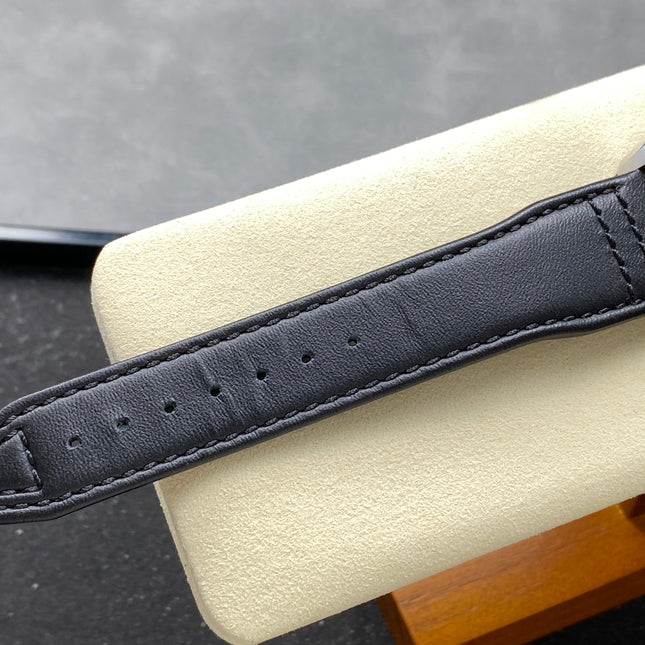 PILOT'S WATCH MARK XX STAINLESS STEEL CASE WITH BLACK LEATHER TRAP AND DIAL