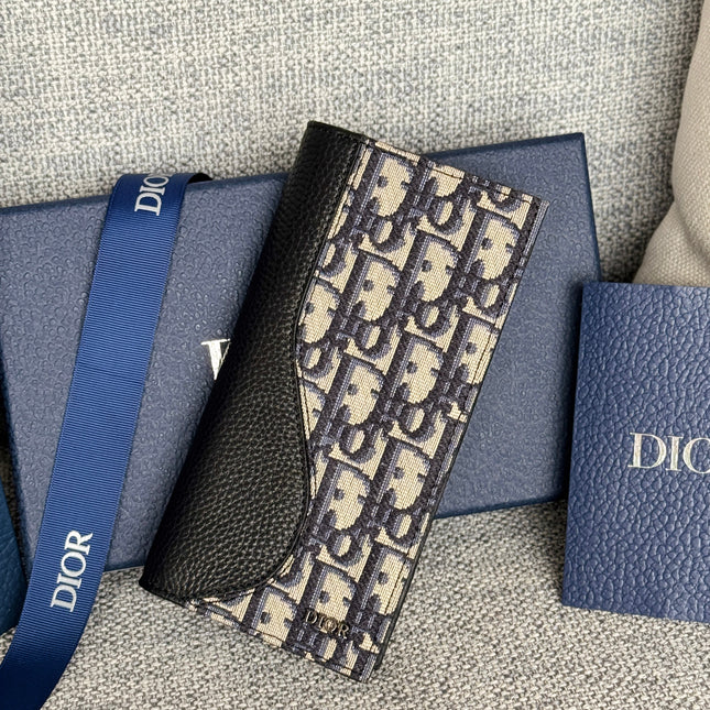 VERTICAL BIFOLD WALLET 19 IN BLACK GRAINED CALFSKIN MIX BLUE MONOGRAM OBLIQUE JACQUARD