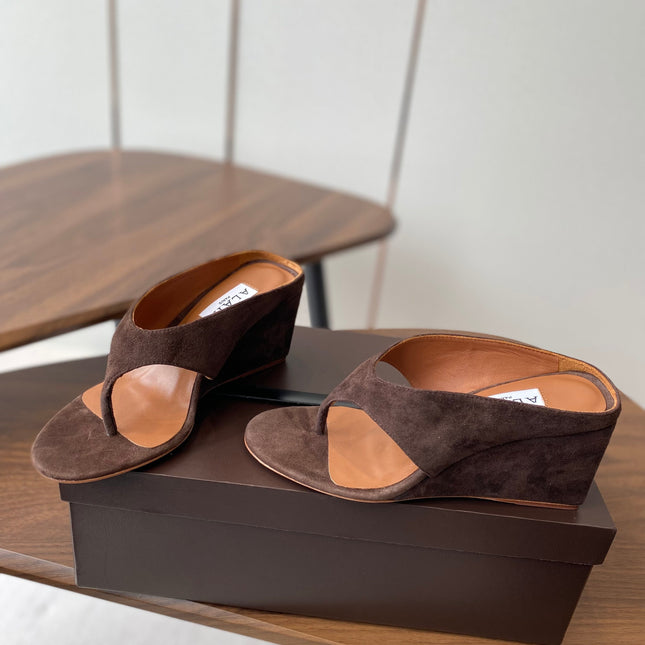 ALAIA WEDGE THONG SANDALS 25S IN BROWN SUEDE