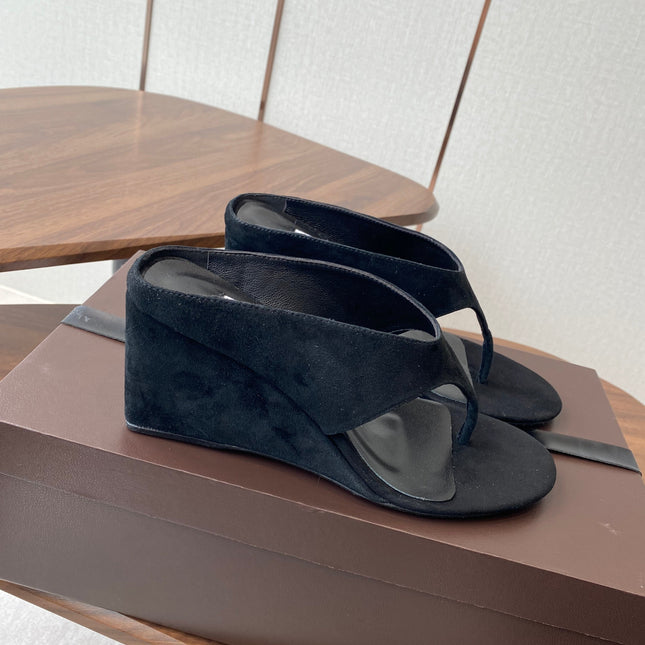 ALAIA WEDGE THONG SANDALS 25S IN BLACK SUEDE