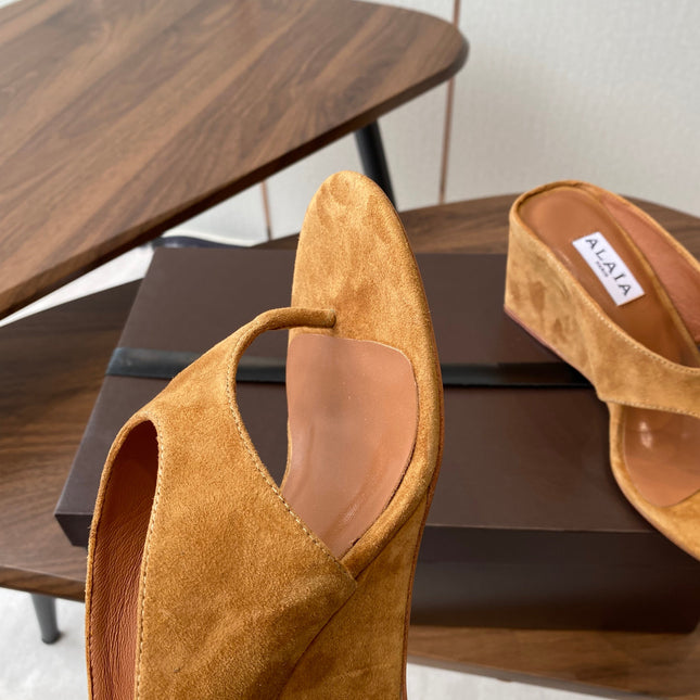ALAIA WEDGE THONG SANDALS 25S IN BURNT ORANGE SUEDE