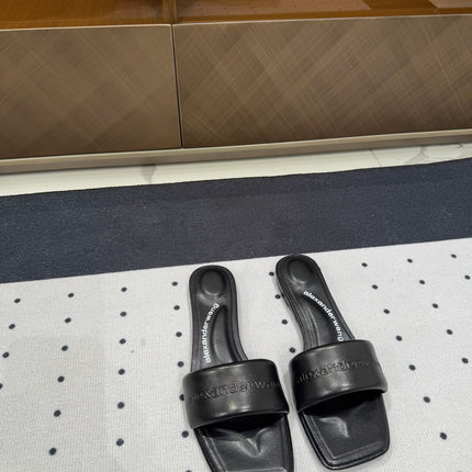 VY POOL SANDAL IN BLACK LAMBSKIN