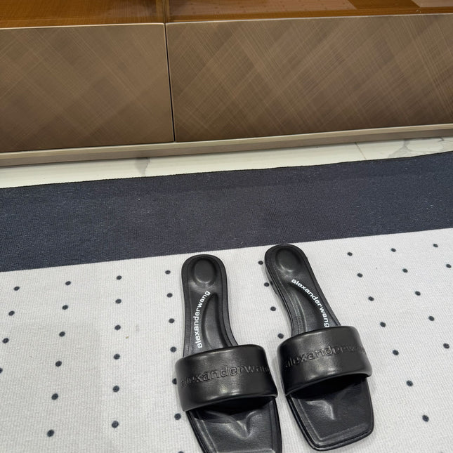 VY POOL SANDAL IN BLACK LAMBSKIN