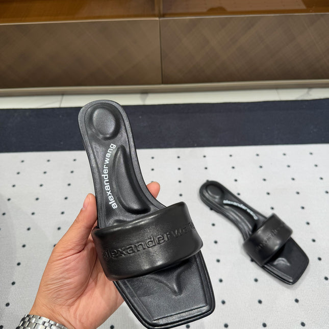 VY POOL SANDAL IN BLACK LAMBSKIN