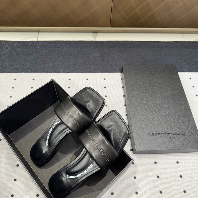 VY POOL SANDAL IN BLACK LAMBSKIN