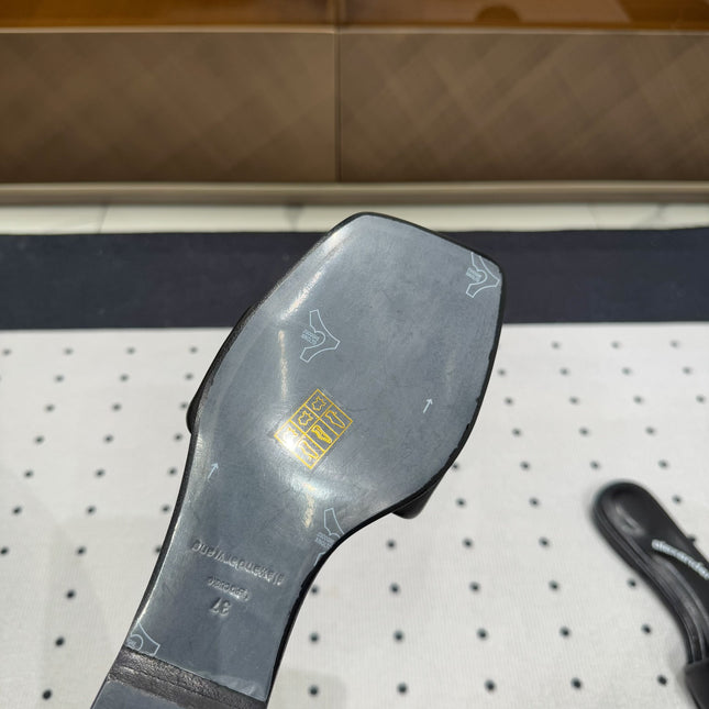 VY POOL SANDAL IN BLACK LAMBSKIN