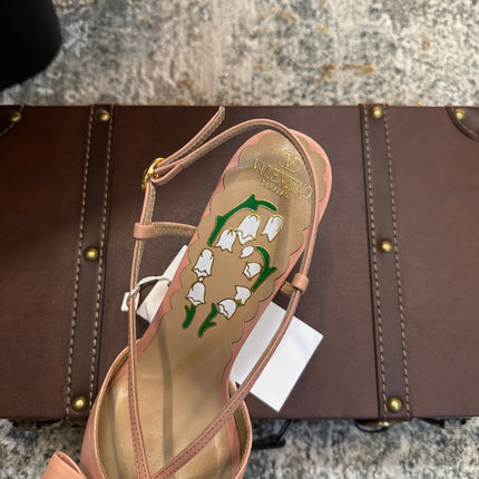 VLTN HIGH HEEL 25S 80 MM IN WARM CLAY PINK CALFSKIN WITH BOW