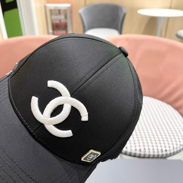 BASEBALL HAT BLACK WITH LETTERING TRIM 672538