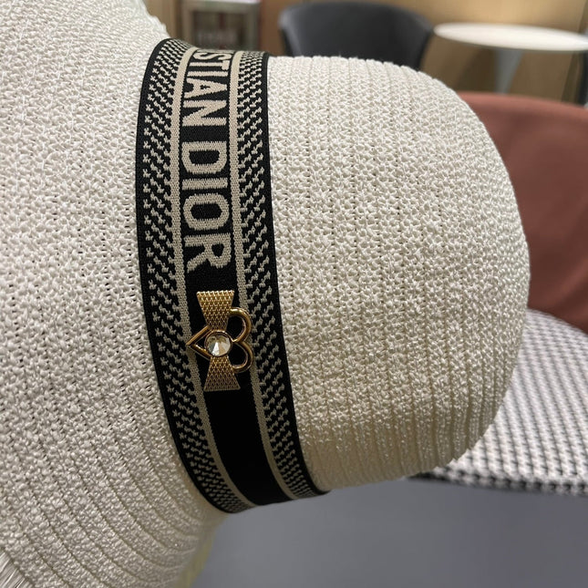 BUCKET HAT IN WHITE RAFFIA 653604