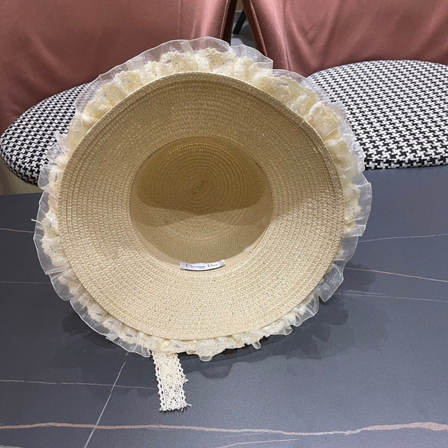 HAT IN LIGHT BEIGE RAFFIA MIX LACE FABRIC