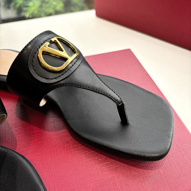 VLTN THONG SANDALS 25S IN BLACK LAMBSKIN WITH GOLD HARDWARE