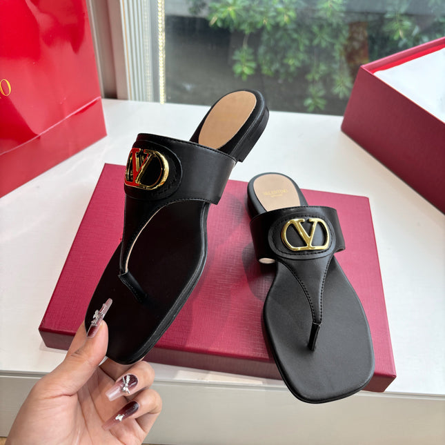 VLTN THONG SANDALS 25S IN BLACK LAMBSKIN WITH GOLD HARDWARE