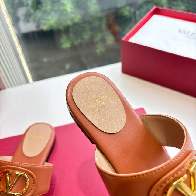 VLTN THONG SANDALS 25S IN BURNT ORANGE LAMBSKIN WITH GOLD HARDWARE