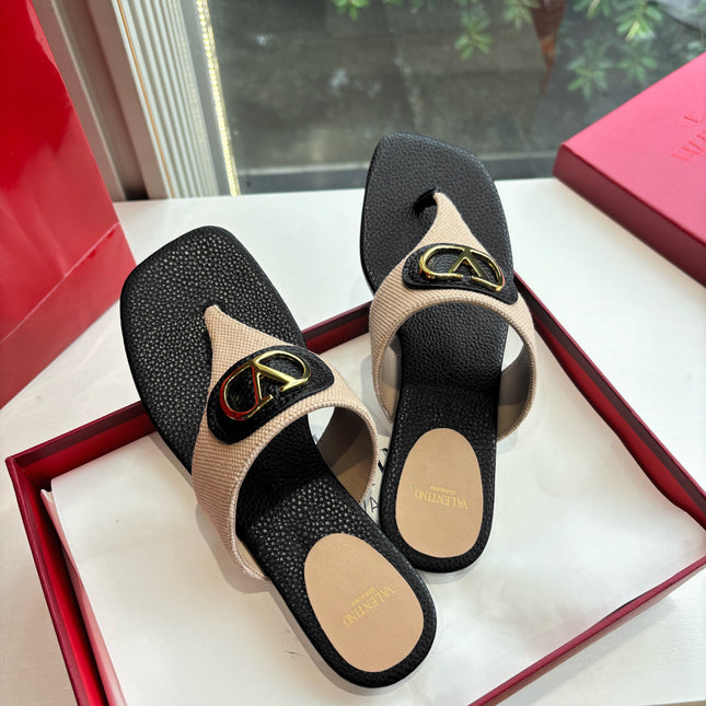 VLTN THONG SANDALS 25S IN BLACK MIX BEIGE LAMBSKIN WITH GOLD HARDWARE