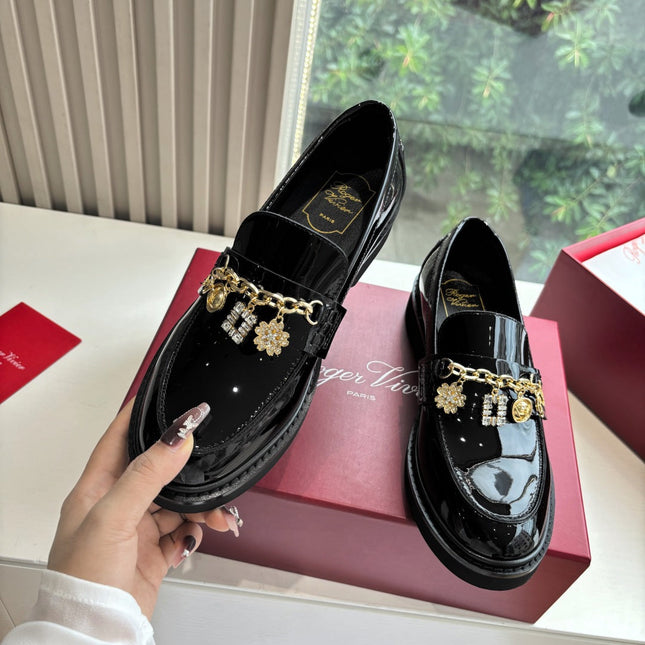 ROGER VIVIER 25S RANGERS CHAIN LOAFER IN BLACK GLOSSY CALFSKIN