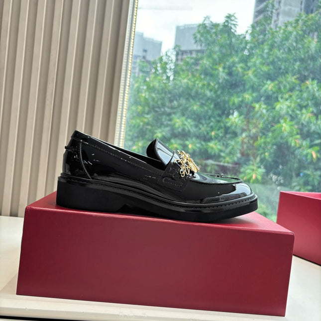 ROGER VIVIER 25S RANGERS CHAIN LOAFER IN BLACK GLOSSY CALFSKIN