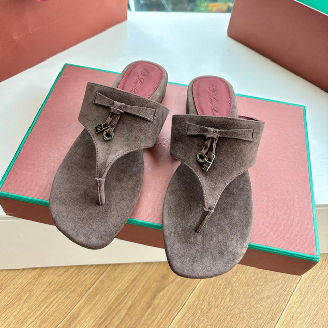 LP THONG SANDALS 25S IN ASH BROWN SUEDE