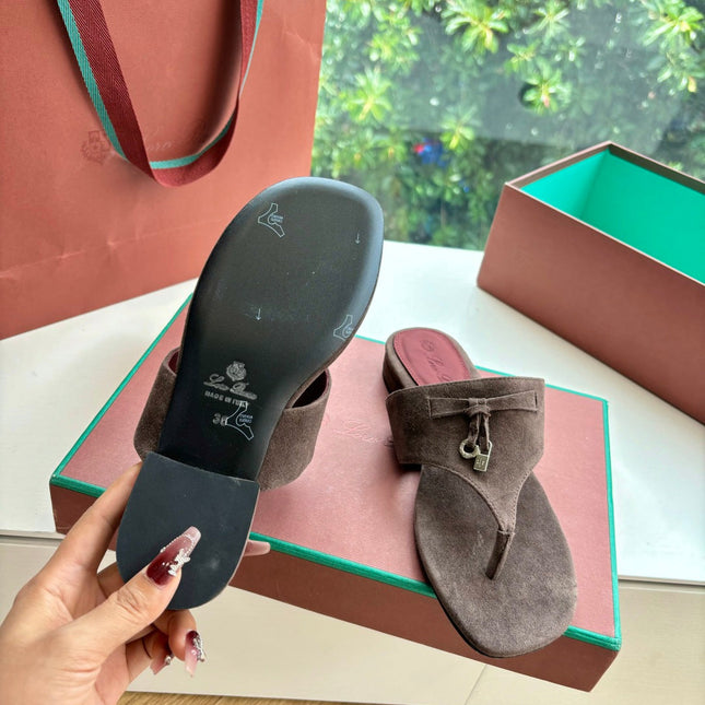 LP THONG SANDALS 25S IN ASH BROWN SUEDE